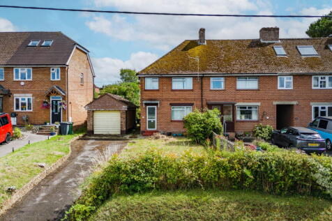 Dellands, Overton, Basingstoke, RG25 3LD 3 bed semi