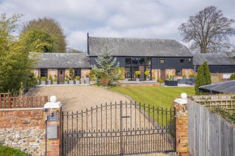 The Street, Haverhill CB9 4 bed barn conversion for sale