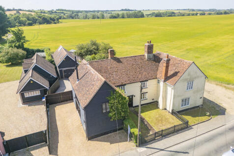4 bedroom semi-detached house for sale