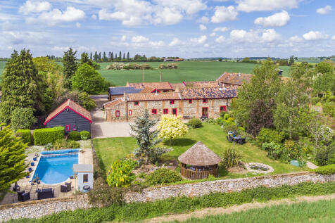 Duffs Hill, Sudbury CO10 4 bed barn conversion for sale