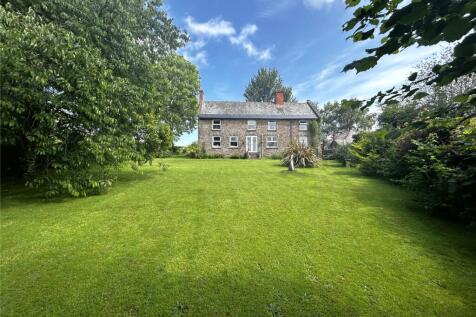 6 bedroom detached house for sale