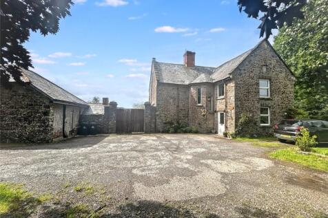 6 bedroom detached house for sale