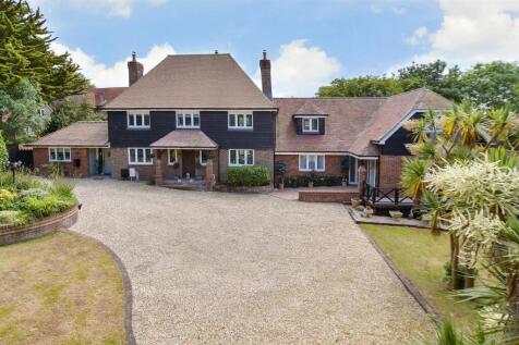 6 bedroom detached house for sale