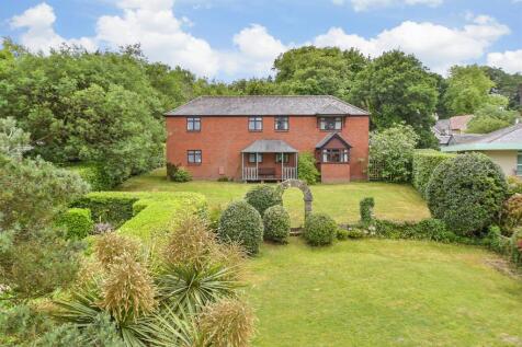 2 bedroom detached house for sale