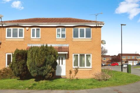 1 bedroom maisonette for sale