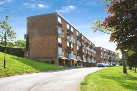 2 bedroom maisonette for sale