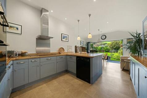 Torcross, Kingsbridge 4 bed terraced house for sale