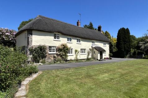 Filleigh 4 bed detached house for sale