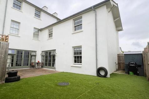 South Molton 4 bed terraced house for sale