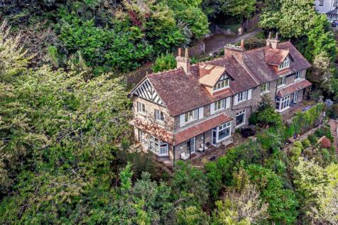 5 bedroom semi-detached house for sale