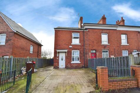 3 bedroom end of terrace house for sale