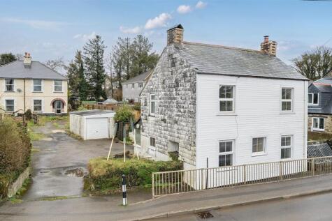 8 bedroom detached house for sale