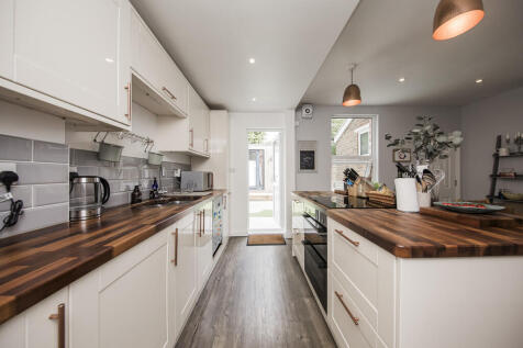 First Street, Langton Green 2 bed end of terrace house for sale