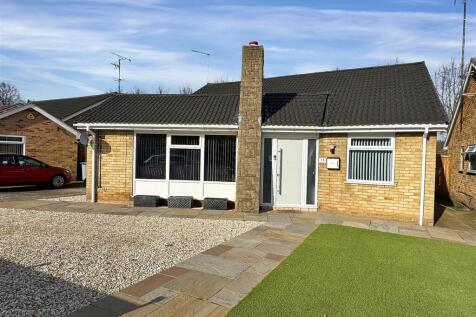 Lime Tree Gardens, Lowdham, Nottingham 3 bed detached bungalow for sale