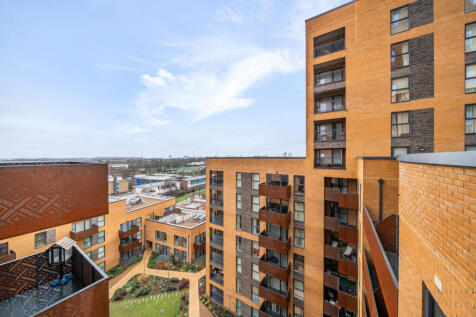East Acton Lane, London W3 1 bed apartment for sale