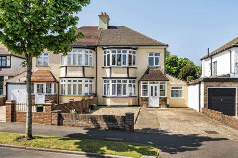 4 bedroom semi-detached house for sale