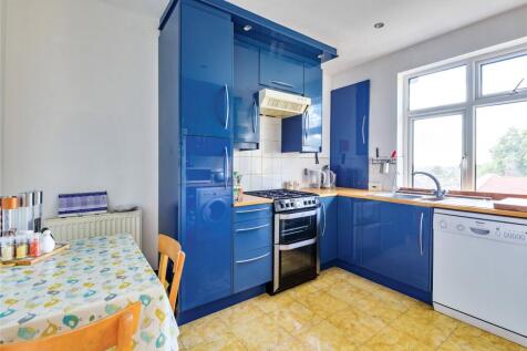 Ash Tree Dell, London NW9 3 bed apartment for sale