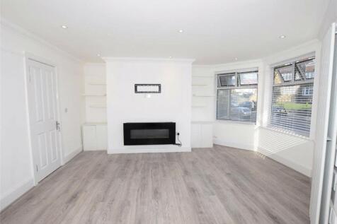 Stonegate Court, Kingsbury NW9 3 bed maisonette for sale