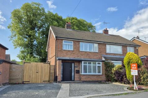 3 bedroom semi-detached house for sale