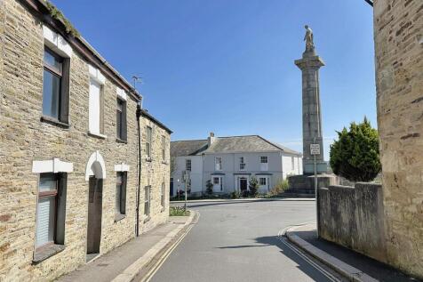 Truro 3 bed townhouse for sale