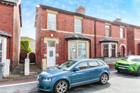 4 bedroom semi-detached house for sale