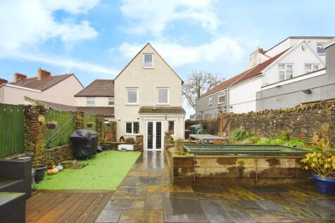 4 bedroom semi-detached house for sale