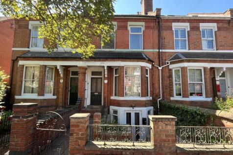 7 bedroom terraced house for sale