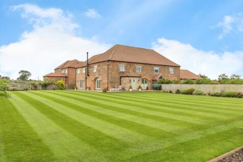 3 bedroom barn conversion for sale