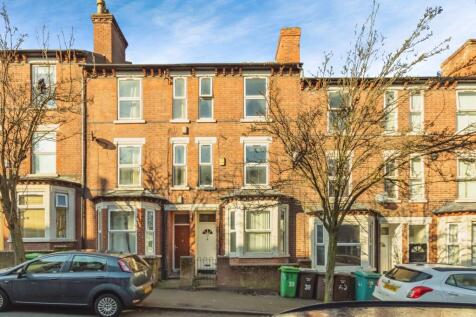 4 bedroom terraced house for sale