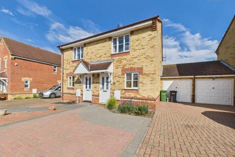 2 bedroom semi-detached house for sale
