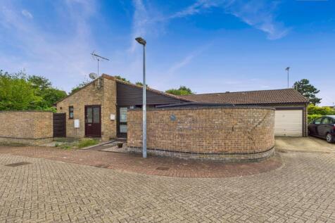 2 bedroom semi-detached bungalow for sale