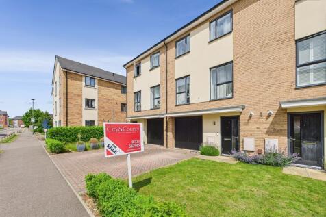 4 bedroom terraced house for sale
