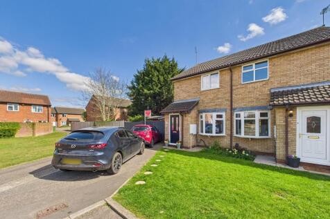 2 bedroom semi-detached house for sale