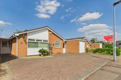2 bedroom detached bungalow for sale