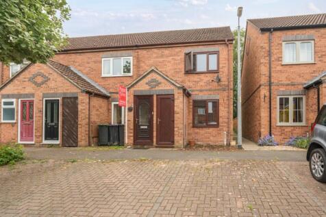 2 bedroom semi-detached house for sale