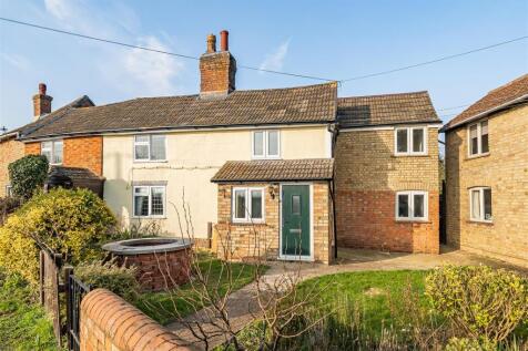 2 bedroom semi-detached house for sale