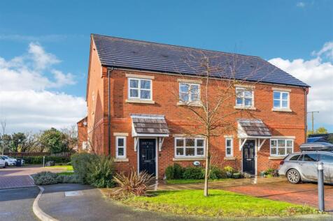 3 bedroom semi-detached house for sale