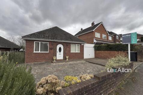 Kingsway, Stourbridge 2 bed detached bungalow for sale