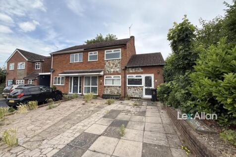 Newfield Drive, Kingswinford 3 bed semi