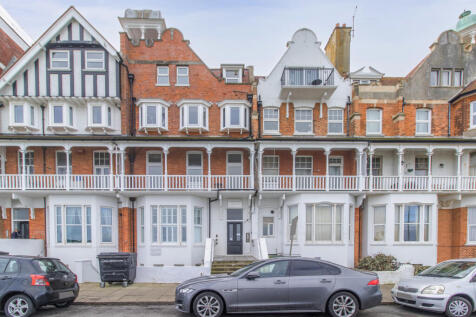 Lewis Crescent, Cliftonville, CT9 2 bed flat for sale