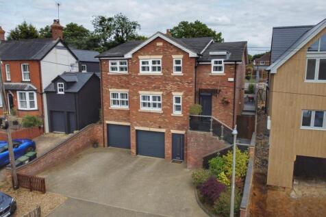 Ashburnham Road, Ampthill, Bedford, MK45 6 bed detached house for sale