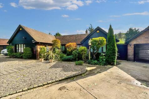 Long Lane, Telford 4 bed detached bungalow for sale