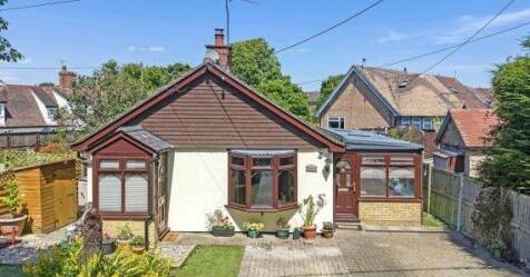 1 bedroom detached bungalow for sale