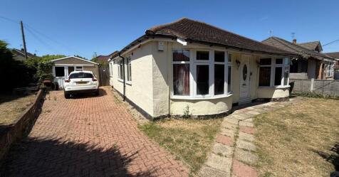 2 bedroom detached bungalow for sale