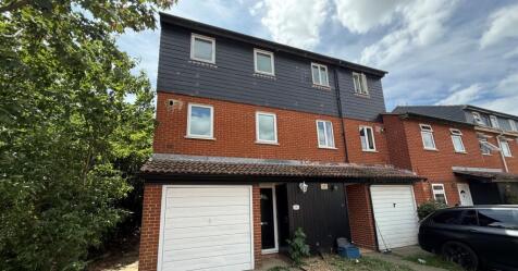 5 bedroom town house for sale
