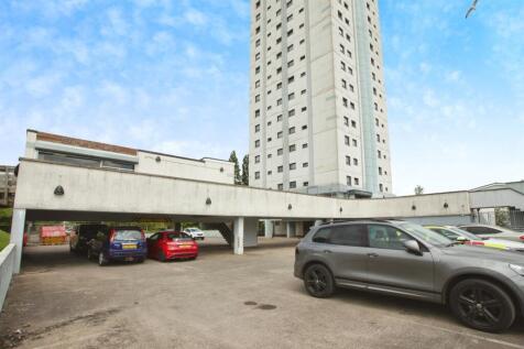Studio flat for sale