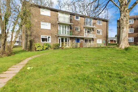 2 bedroom ground floor flat for sale