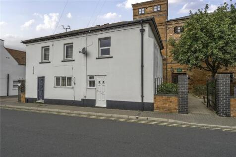 Brick Kiln Street, Evesham... 2 bed semi