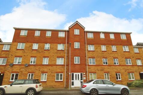 2 bedroom ground floor flat for sale