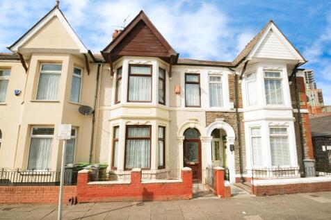 4 bedroom terraced house for sale